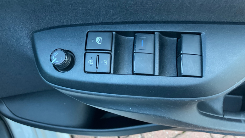 Toyota Yaris 1.5 Hybrid Design 5dr CVT Hybrid Hatchback